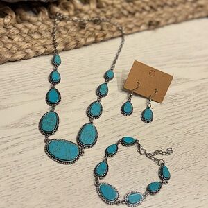 BEAUTIFUL FAUX TURQUOISE &SILVER SET